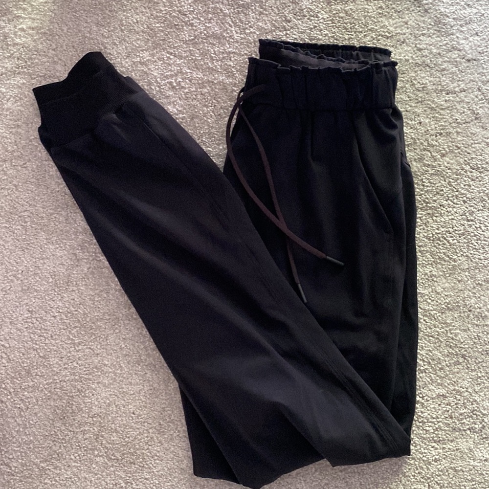 Lululemon Stretch High-Rise Jogger Full Length - size 4
